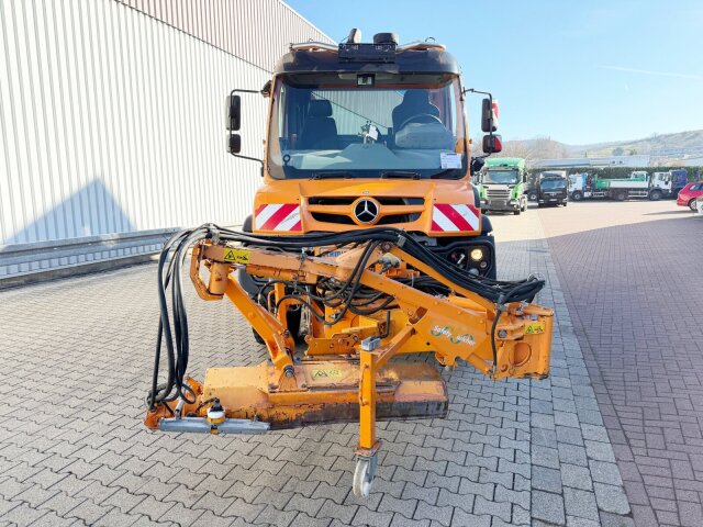 Unimog U