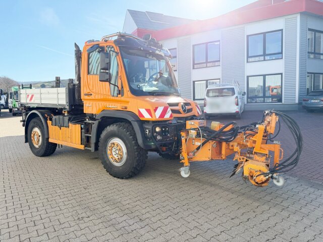 Unimog U