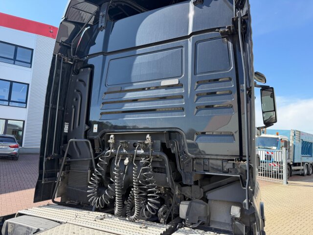 MAN TGX