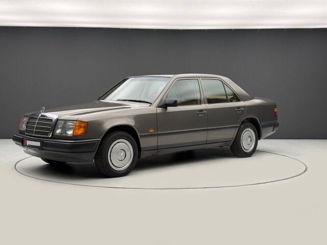 Mercedes-Benz200 Limousine W124