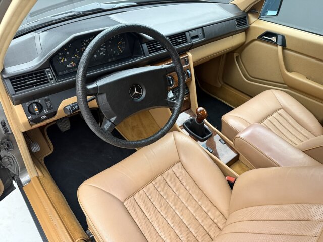 Mercedes-Benz 200