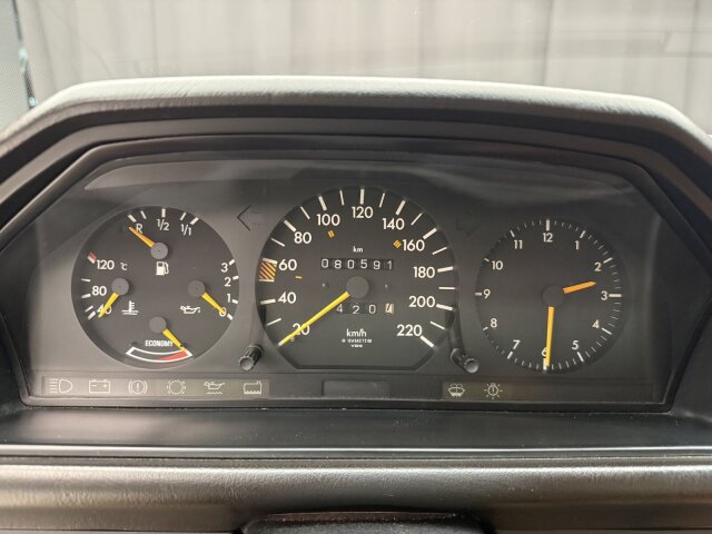 Mercedes-Benz 200
