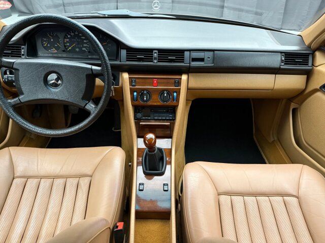 Mercedes-Benz 200