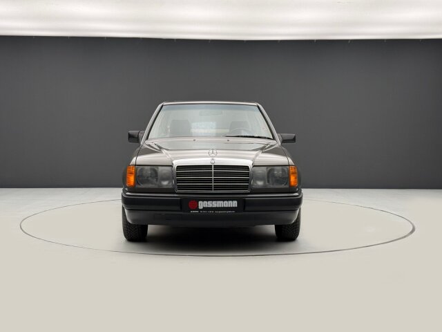 Mercedes-Benz 200