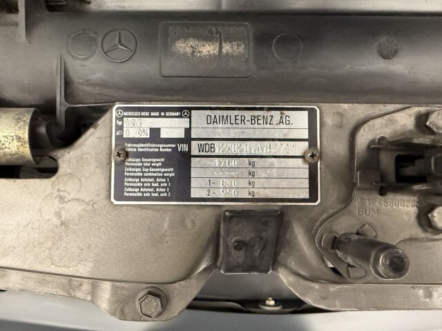 Mercedes-Benz 200
