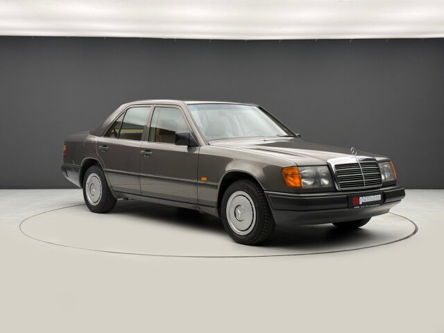 Mercedes-Benz 200
