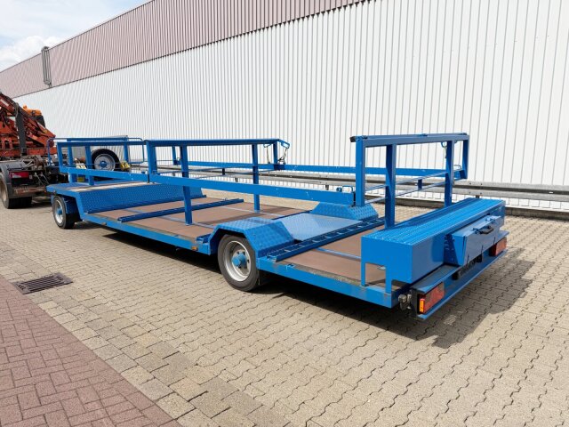 EMPL -