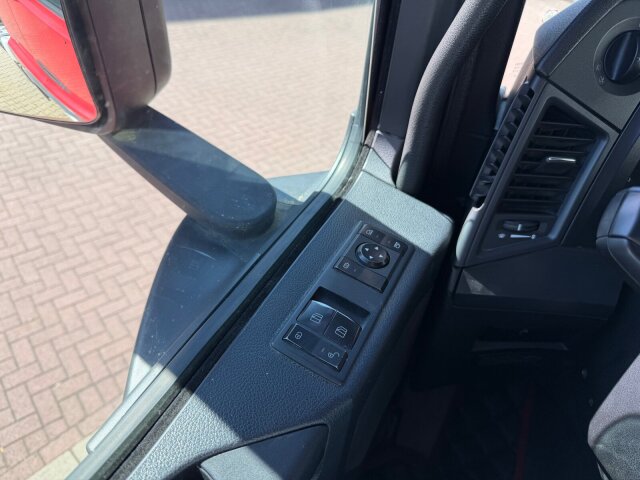 Mercedes-Benz -