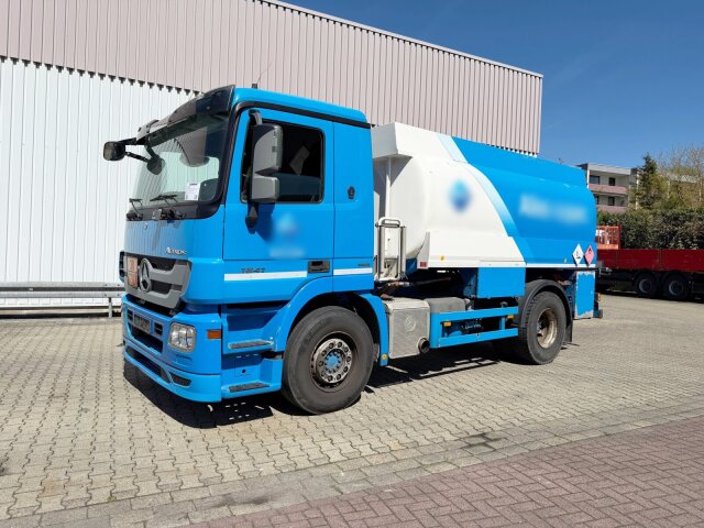 Mercedes-BenzActros 1841 L 4x2, Esterer, 2 Kammern, 13.870l, ADR, Funk