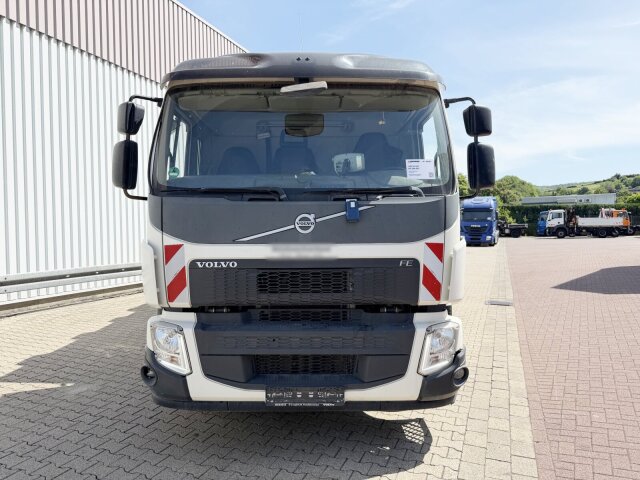Volvo -