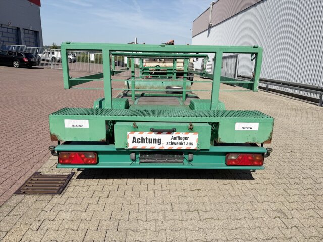EMPL -