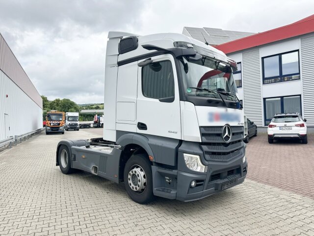 Mercedes-Benz 