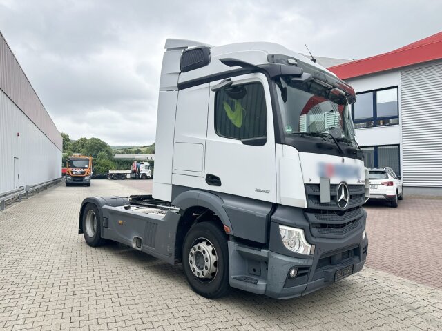 Mercedes-Benz 