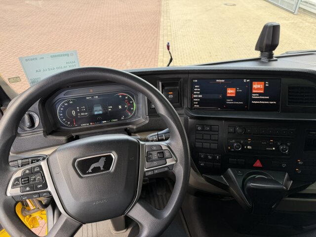 MAN TGX
