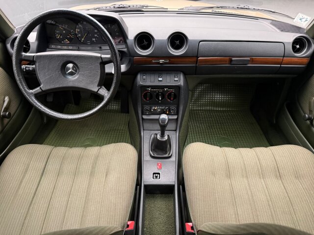 Mercedes-Benz 200
