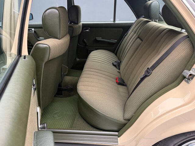 Mercedes-Benz 200