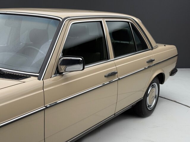 Mercedes-Benz 200