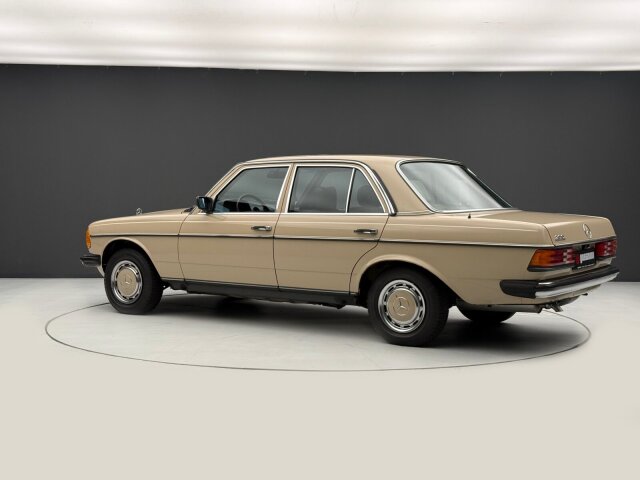Mercedes-Benz 200