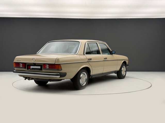Mercedes-Benz 200