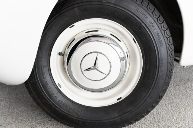 Mercedes-Benz 190