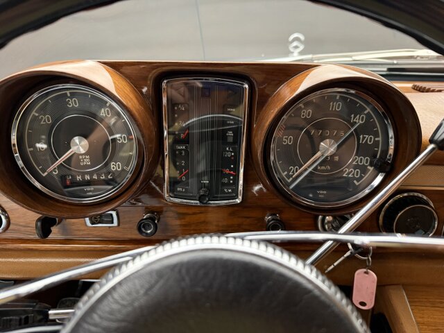 Mercedes-Benz 600