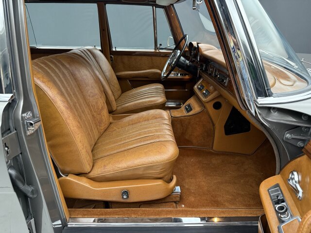 Mercedes-Benz 600