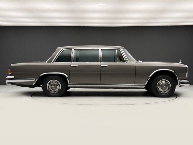 Mercedes-Benz 600
