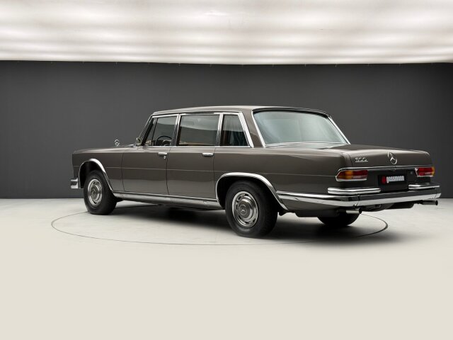 Mercedes-Benz 600