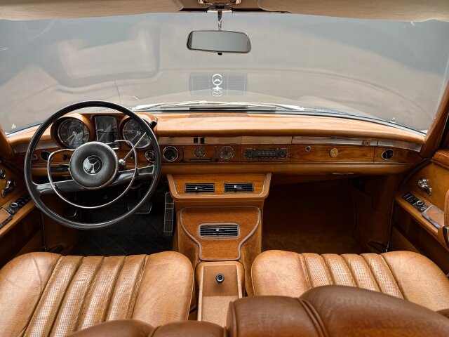 Mercedes-Benz 600