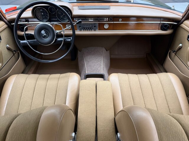 Mercedes-Benz 250