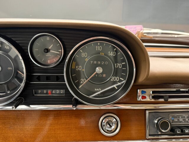 Mercedes-Benz 250