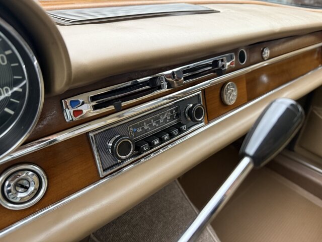 Mercedes-Benz 250