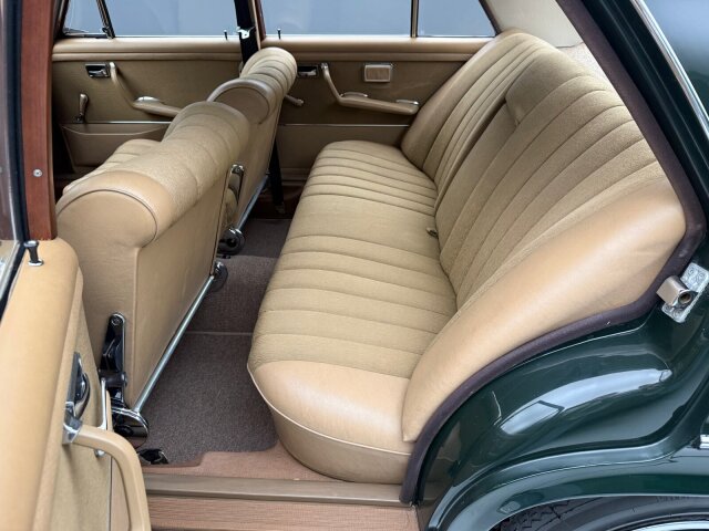 Mercedes-Benz 250