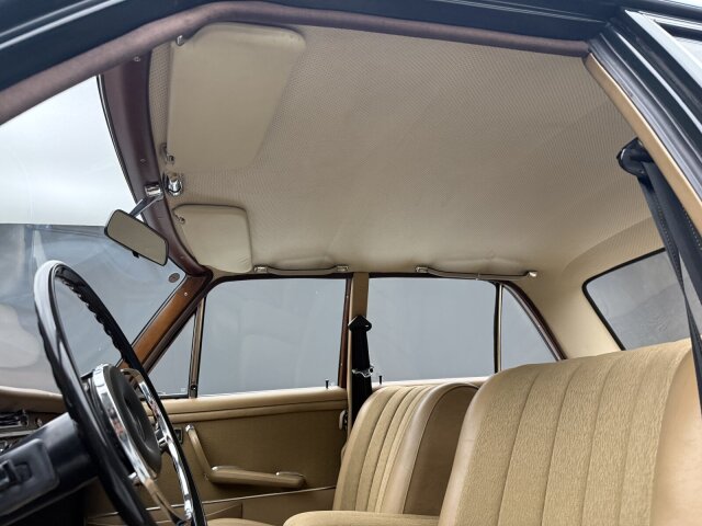 Mercedes-Benz 250