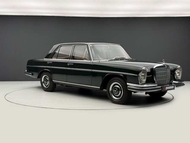 Mercedes-Benz 250