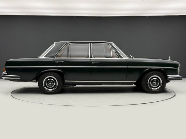 Mercedes-Benz 250