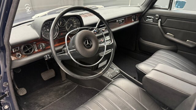 Mercedes-Benz 250