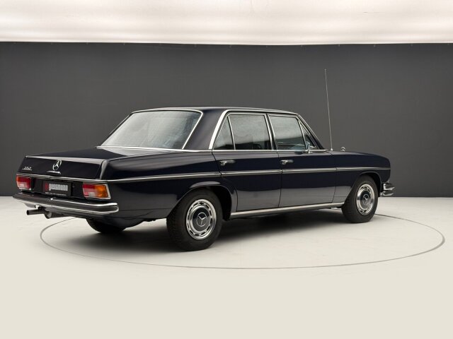 Mercedes-Benz 250