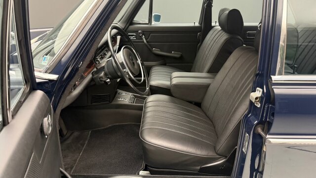 Mercedes-Benz 250