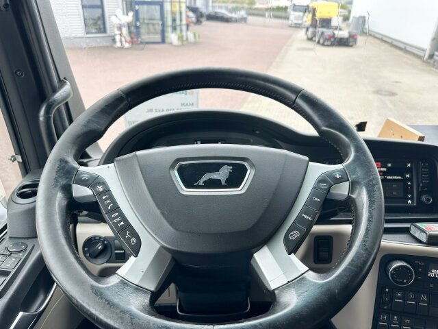 MAN TGX
