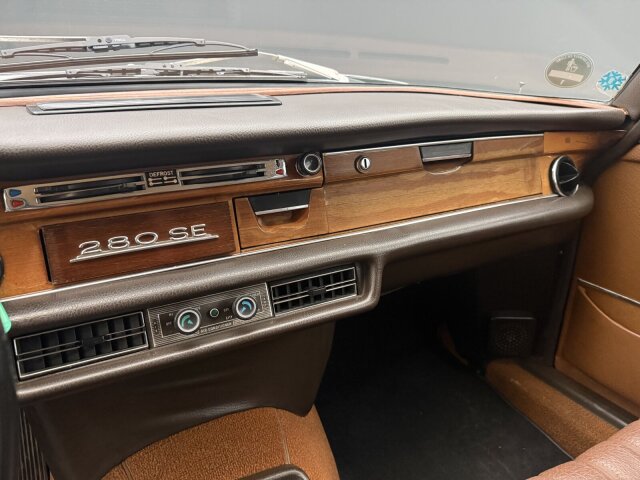 Mercedes-Benz 280