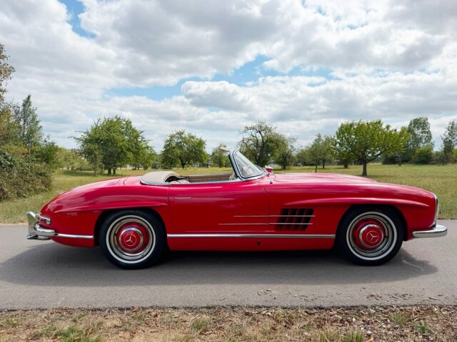 Mercedes-Benz 300