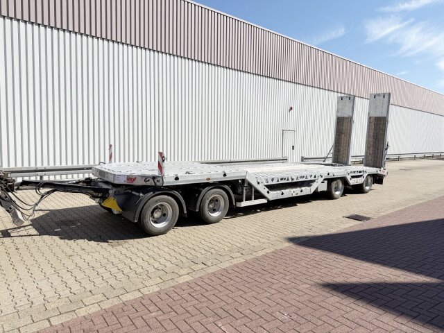 FlieglVTS 400, Radmulden, Baggerstielmulde, Verbr. auf 3m, hydr. Rampen
