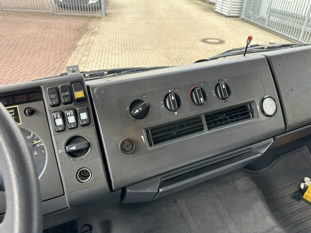 Mercedes-Benz -