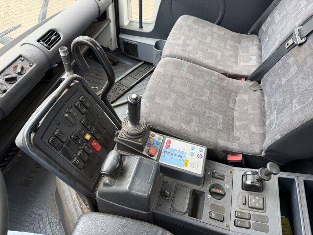 Unimog U