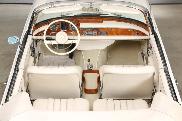 Mercedes-Benz 300 SE