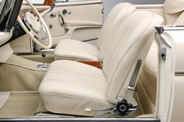 Mercedes-Benz 300 SE