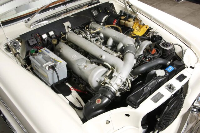 Mercedes-Benz 300 SE