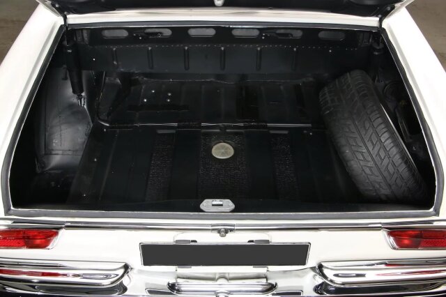 Mercedes-Benz 300 SE