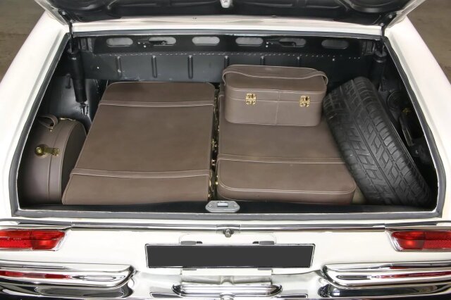 Mercedes-Benz 300 SE